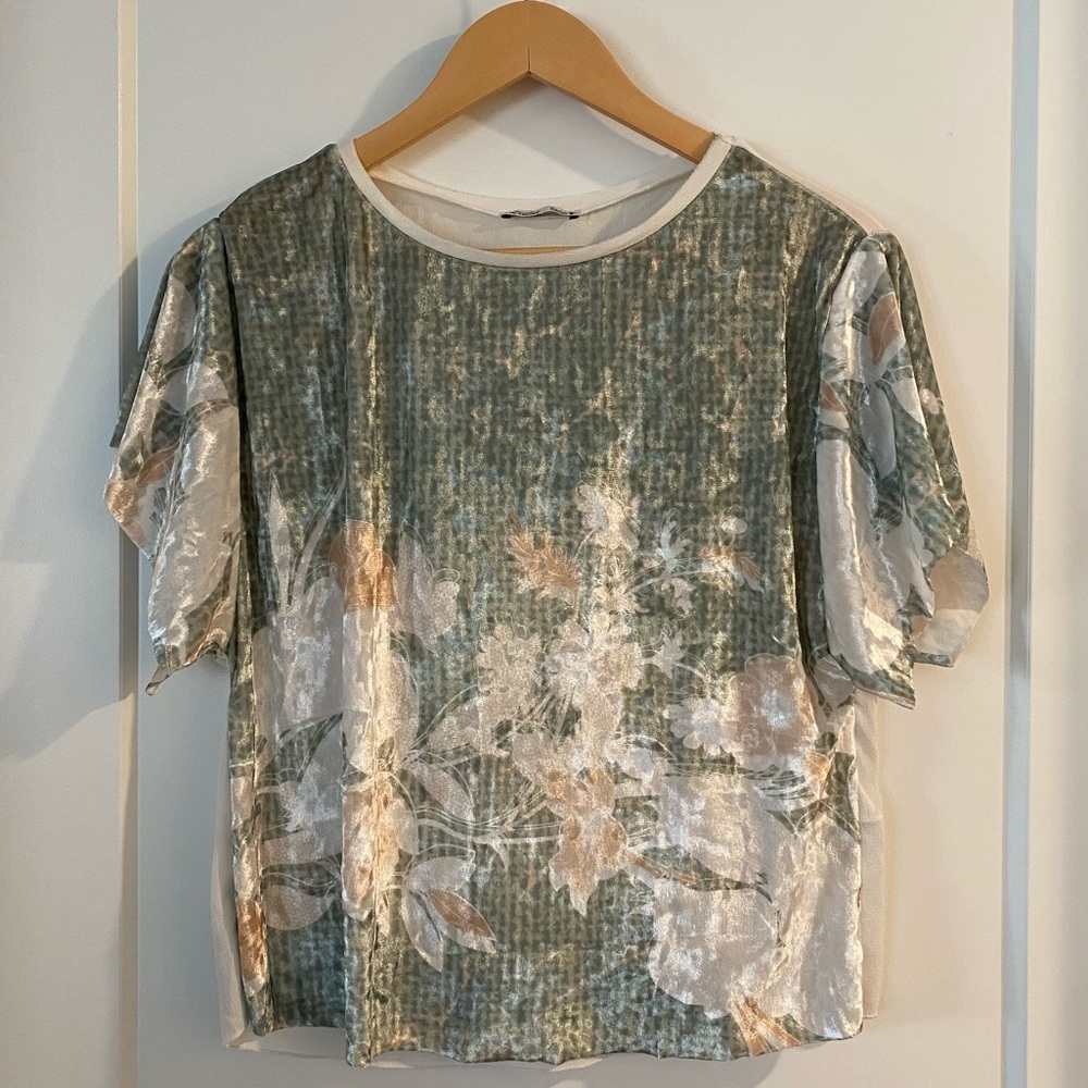 Zara Green Floral Velvet Flutter Slit Sleeve Blouse M